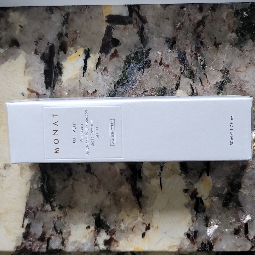 Monat sun veil